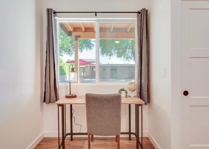 Outdoor Space, Near Everything: Getaway! Holiday home Glendale