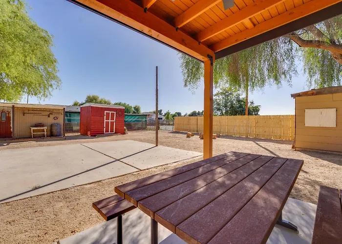 Outdoor Space, Near Everything: Getaway! Holiday home Glendale
